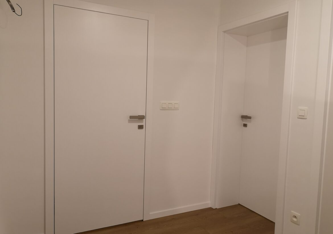 Údržba bielych dverí