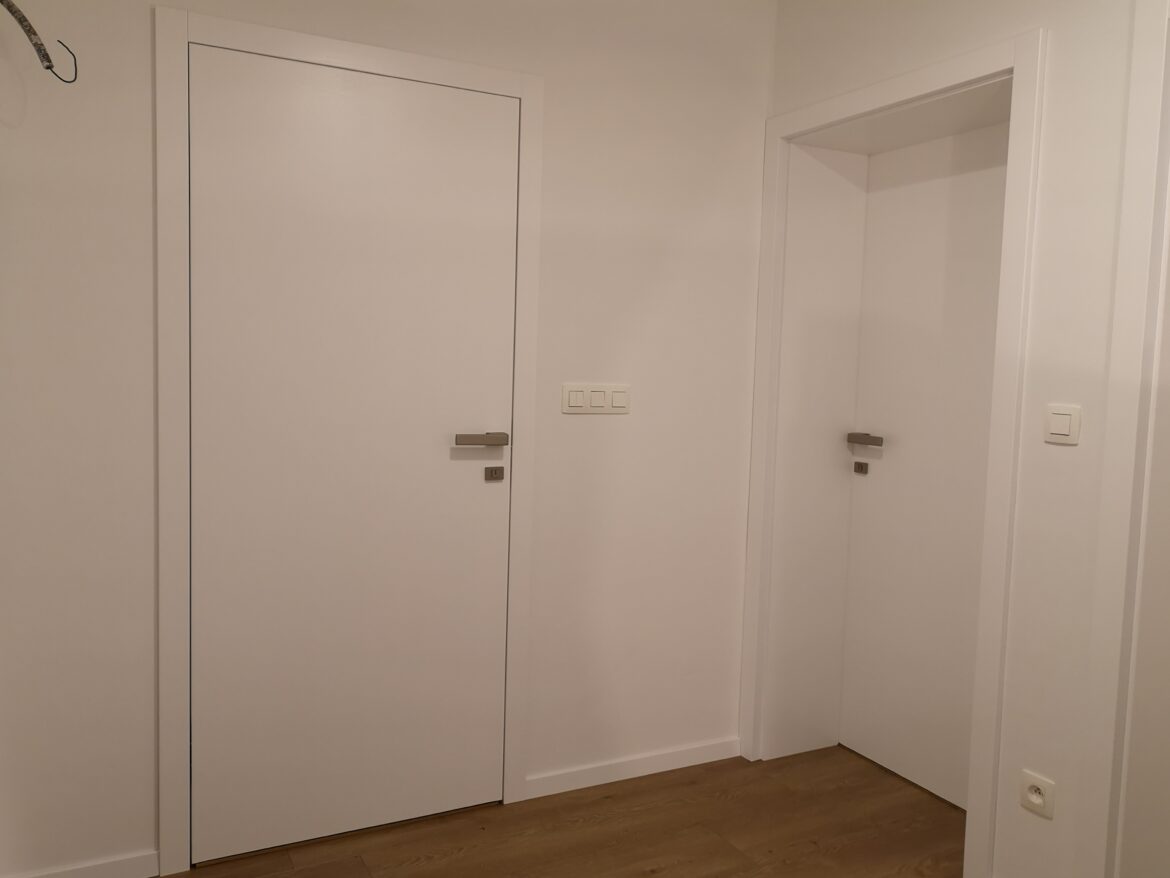 Údržba bielych dverí