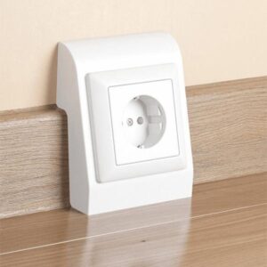 Multibox Arbiton MACK - ochranný inštalačný kryt elektrickej zásuvky biely k PVC lište