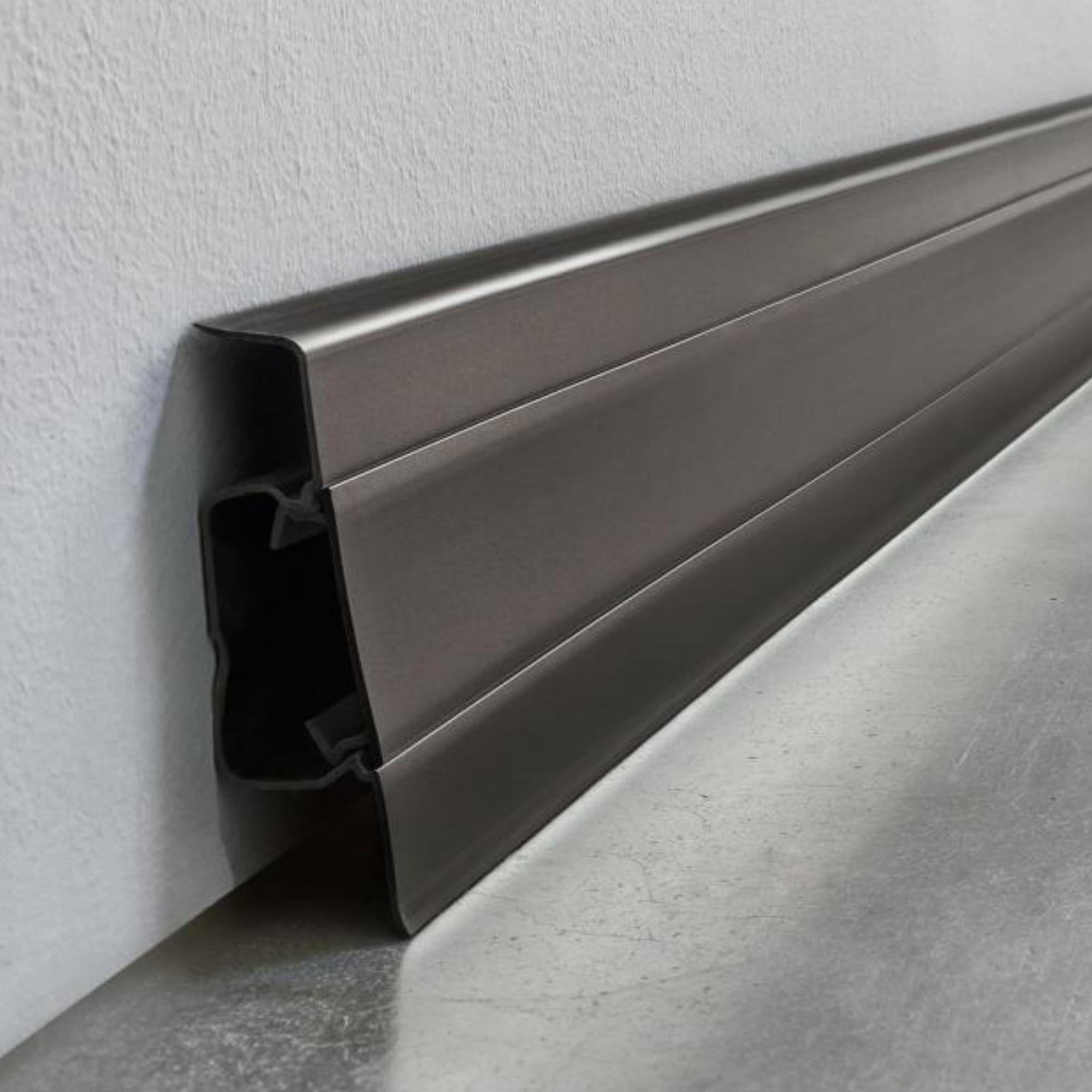 Lišta soklová PVC Arbiton MACK Čierna matná 220 60x20x2500 mm